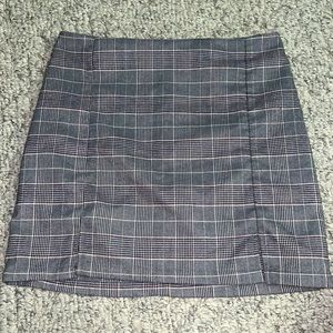 Plaid mini skirt with slits